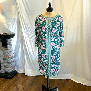 Women’s floral print knit shift dress